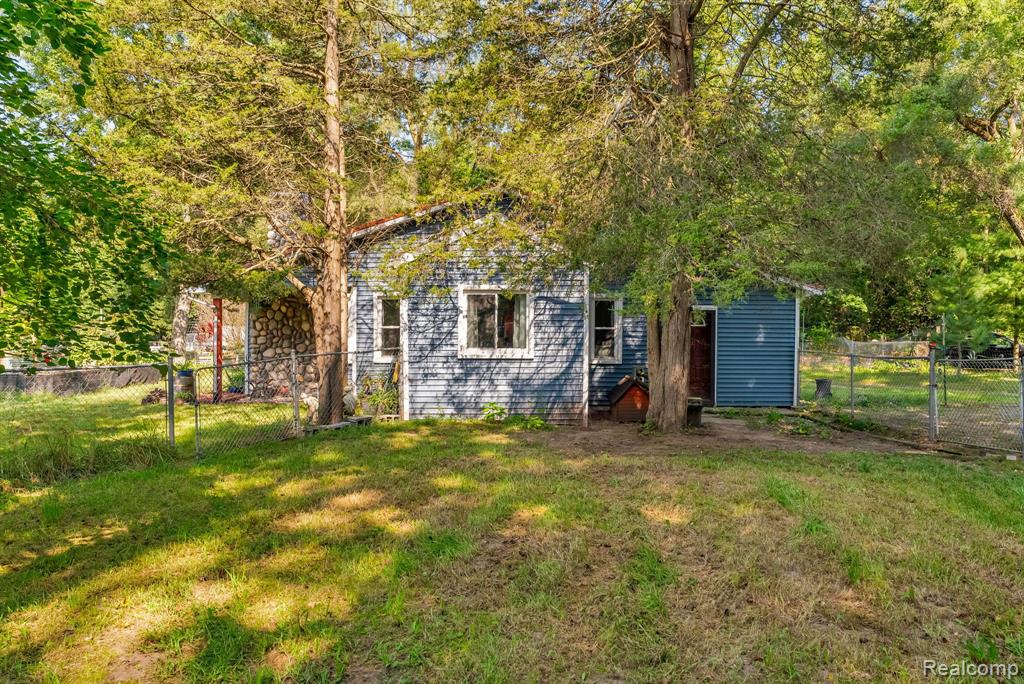 1120 HUBBLE Drive, Holly, MI 48442 — Photo 21