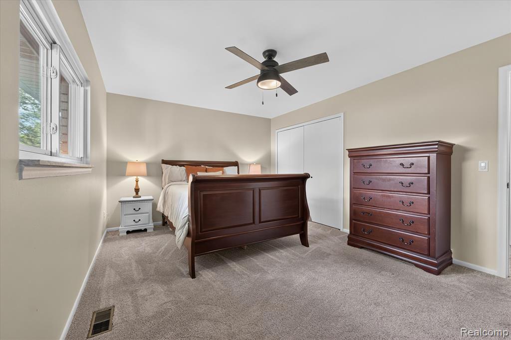6646 Yarborough Drive, Utica, MI 48316 — Photo 25