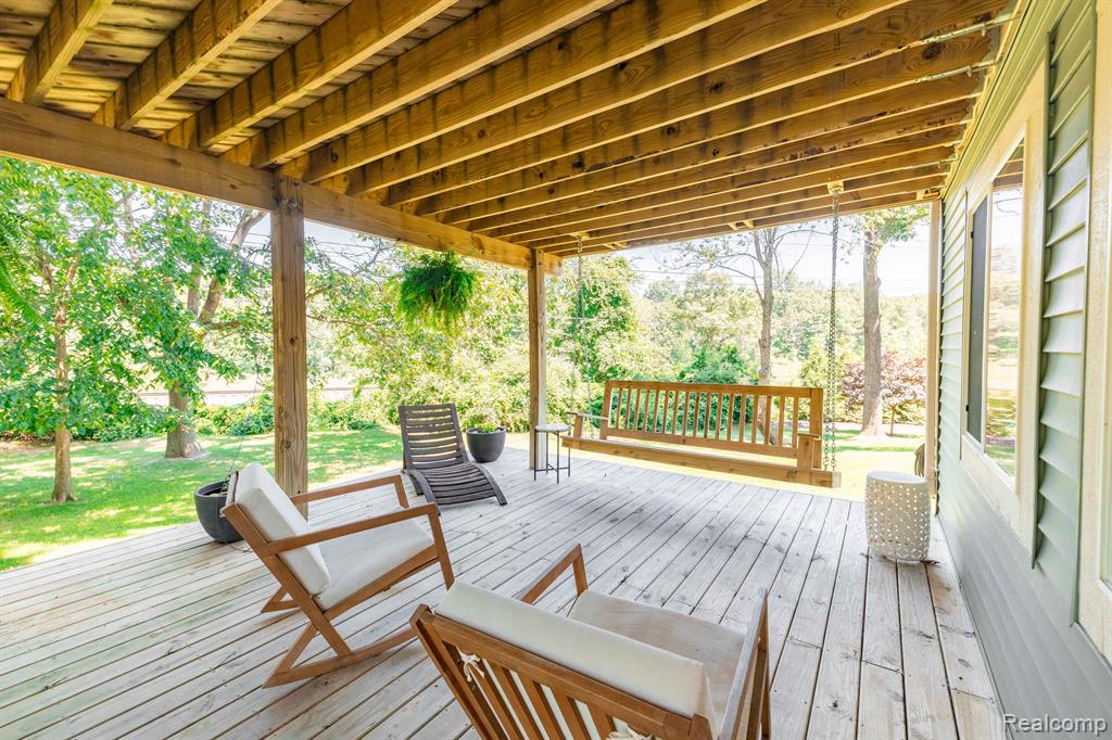 299 NAPA VALLEY Drive, Milford, MI 48381 — Photo 49