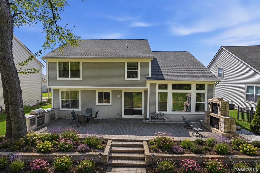529 Napa Valley Drive, Milford, MI 48381 — Photo 35
