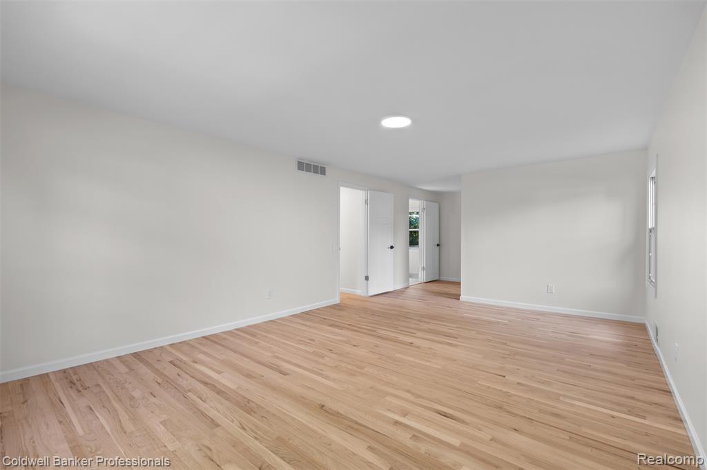 5890 Pinecroft Drive, West Bloomfield, MI — Photo 31
