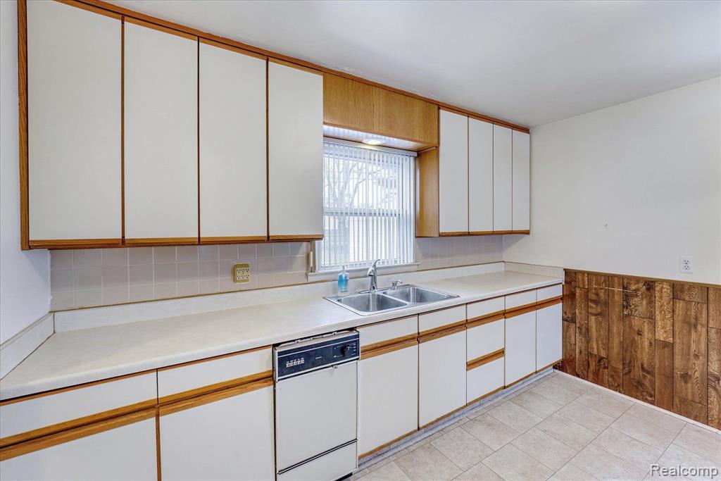 46630 HULING Street, Utica, MI 48317 — Photo 18