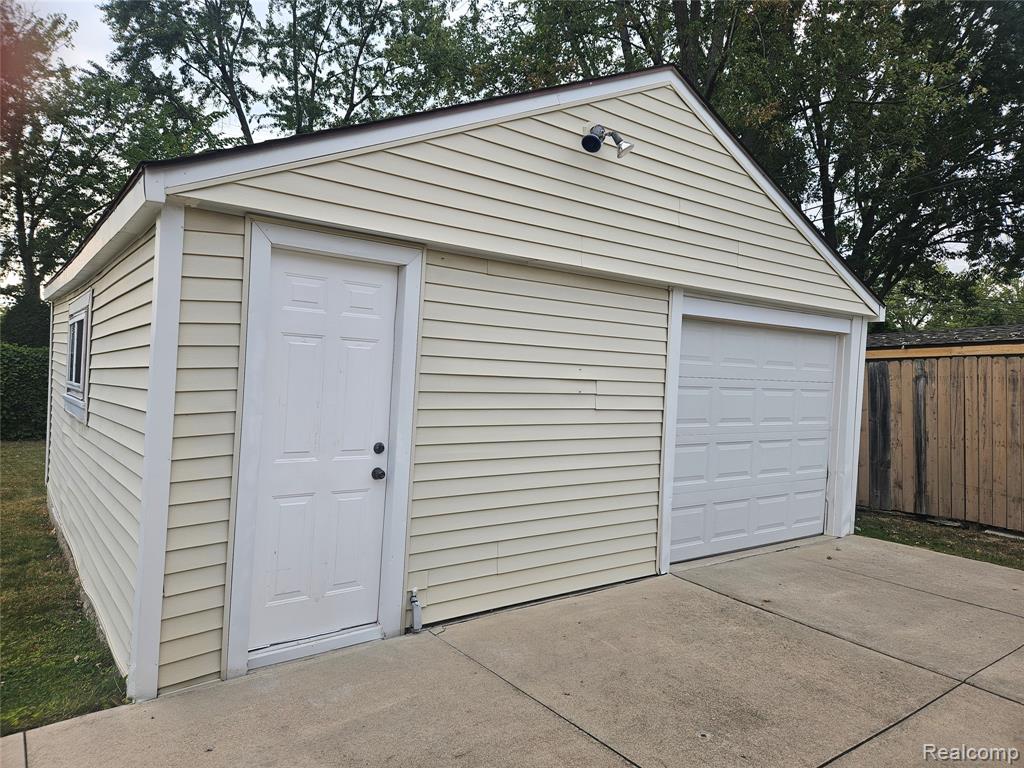 535 Lytle Place, Garden City, MI — Photo 37