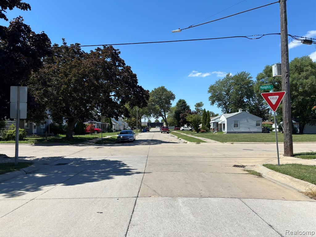 7004 Republic Avenue, Warren, MI 48091 — Photo 16