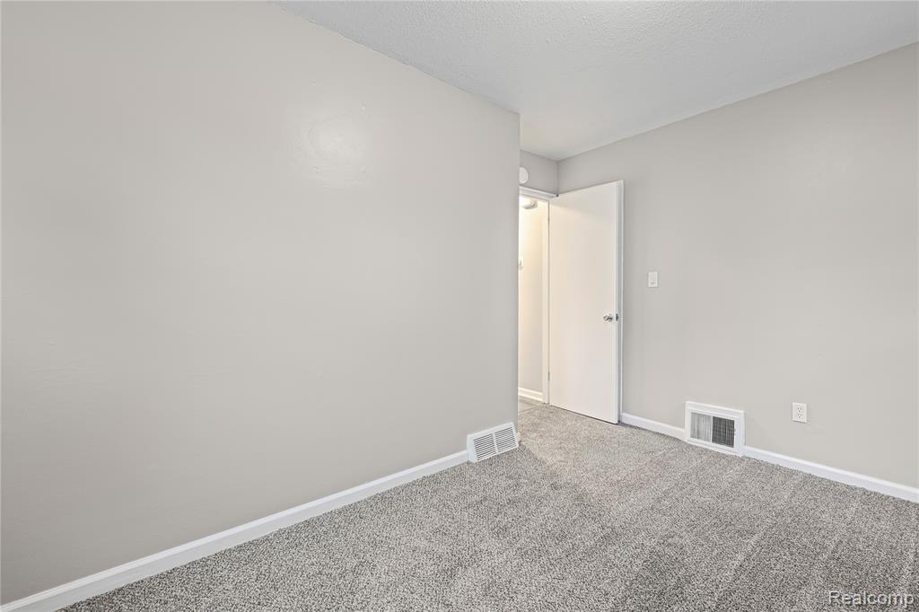 530 Mayflower Avenue, Lincoln Park, MI 48146 — Photo 10