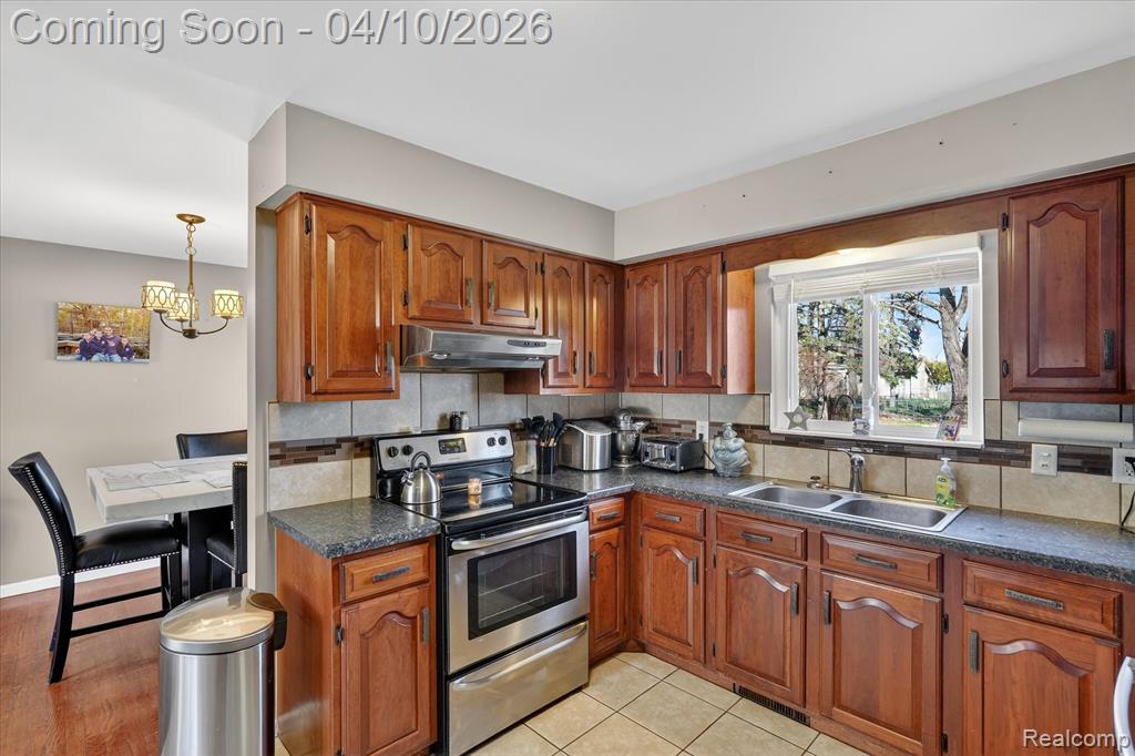 4397 Sulgrave Drive, Swartz Creek, MI 48473 — Photo 8