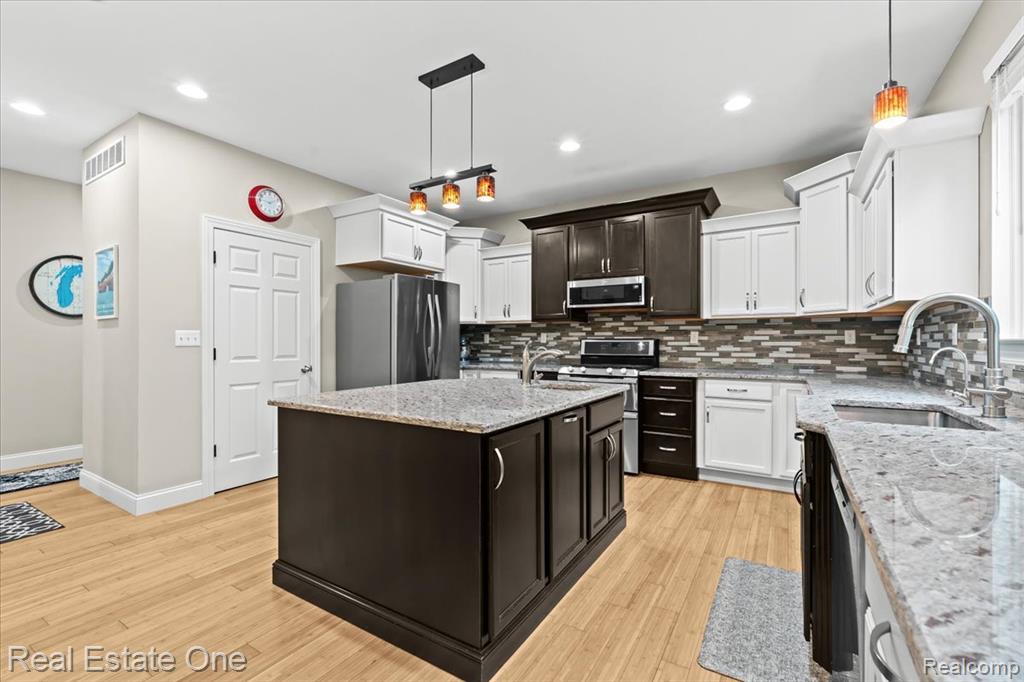 9327 VAN ANTWERP Road, Brighton, MI 48116 — Photo 17