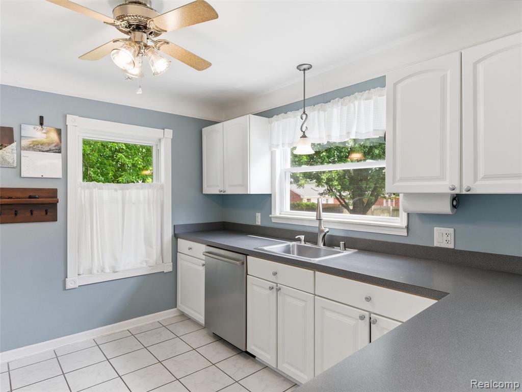 7790 Powers Court, Utica, MI 48317 — Photo 16