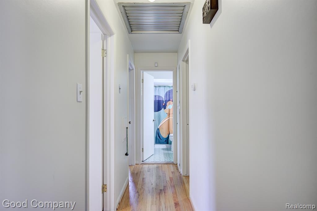 705 BUTTERNUT Avenue, Royal Oak, MI 48073 — Photo 15