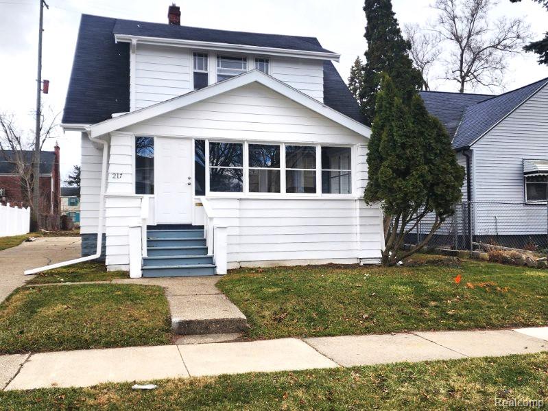 217 W Dewey Street, Flint, MI 48505 — front exterior