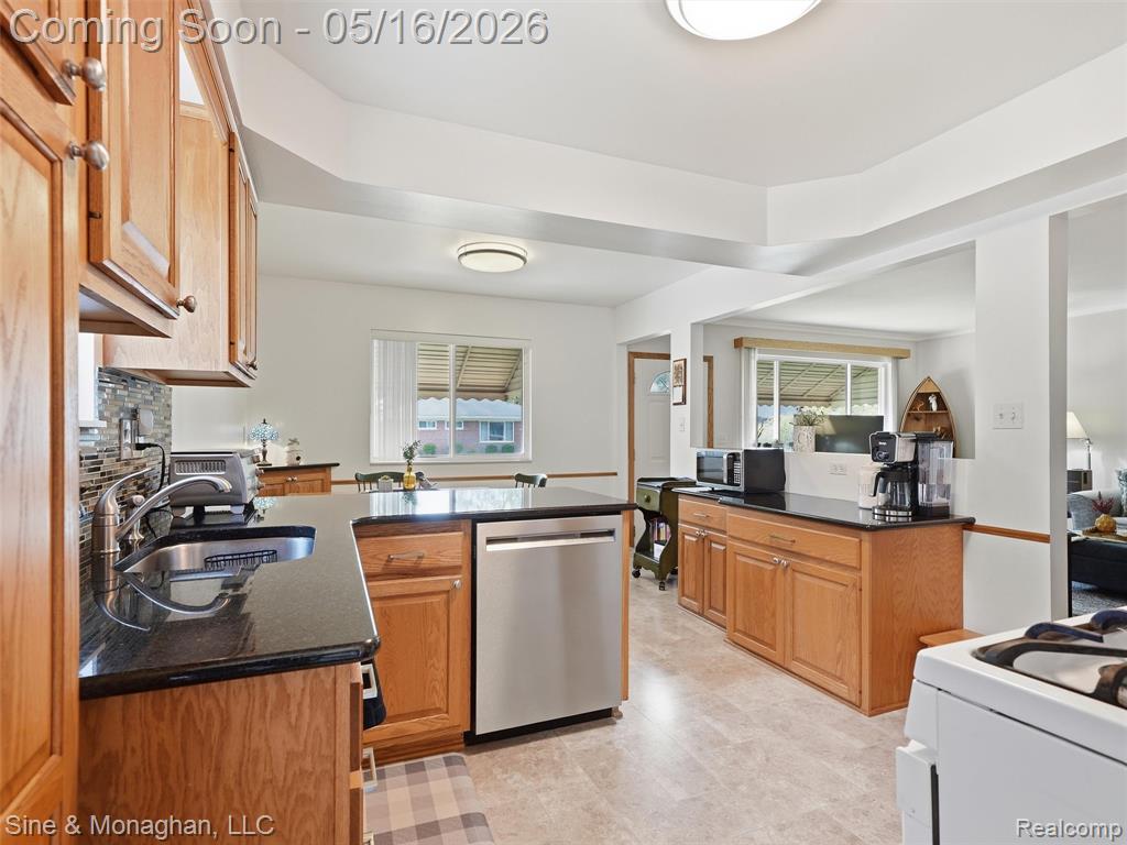 23701 Lakewood Street, Saint Clair Shores, MI 48082 — Photo 8