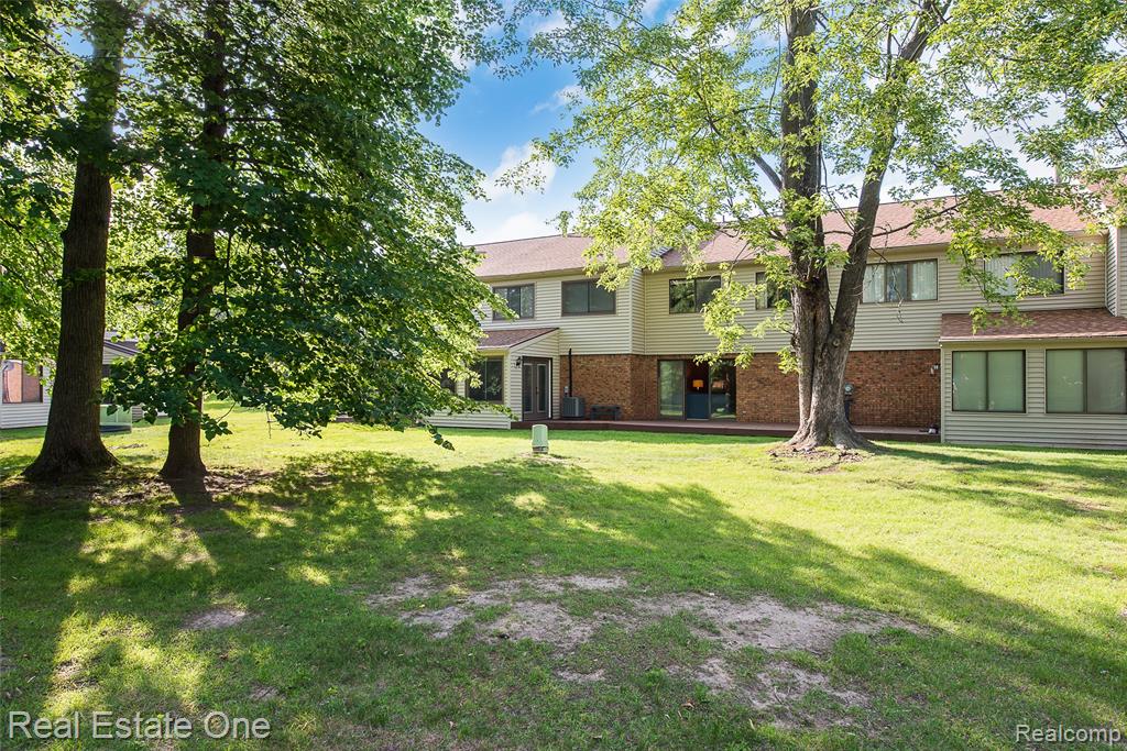 62177 TICONDEROGA, 4, South Lyon, MI 48178 — Photo 31