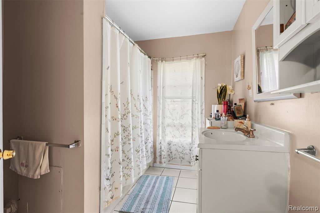 1325 E Lake Drive, Novi, MI 48377 — Photo 15