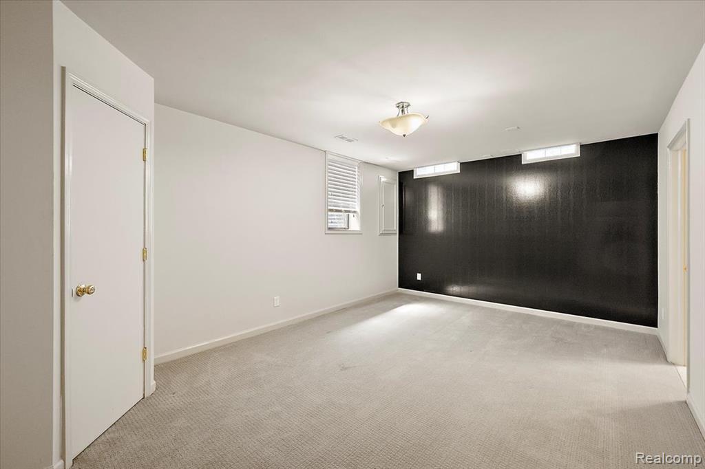22025 Orchard Way, Beverly Hills, MI 48025 — Photo 38