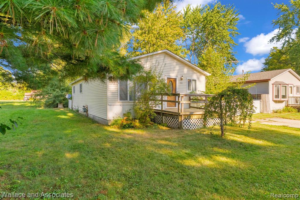 503 Fassett Street, Algonac, MI 48001 — Photo 4