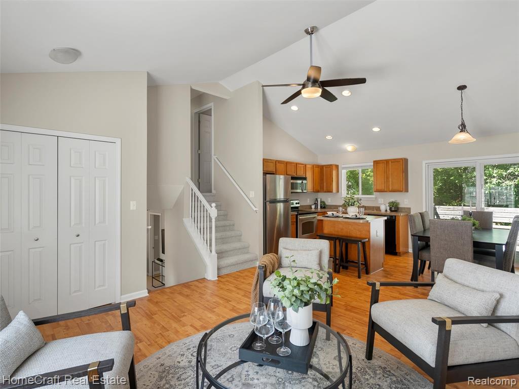 5930 FORESTAL Drive, Waterford, MI 48327 — Photo 10