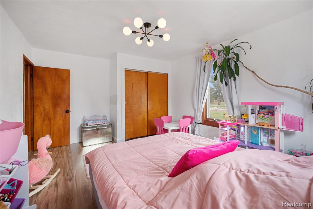 6810 N Territorial Road, Plymouth, MI, 48170