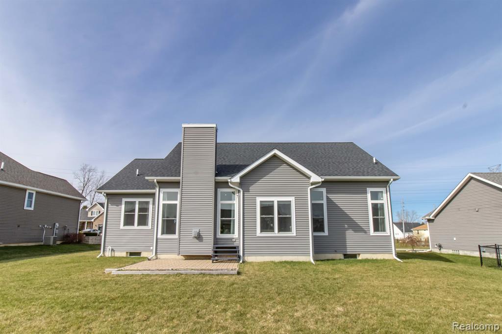 7788 YORKSHIRE Drive, Almont, MI 48003 — Photo 40