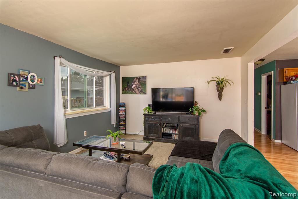 4619 JEROME Road, Clarkston, MI — Photo 5