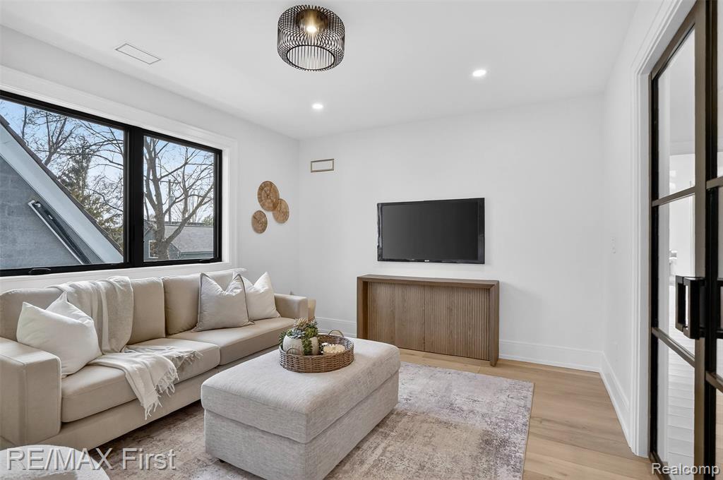 667 Oak, Birmingham, MI 48009 — Photo 28