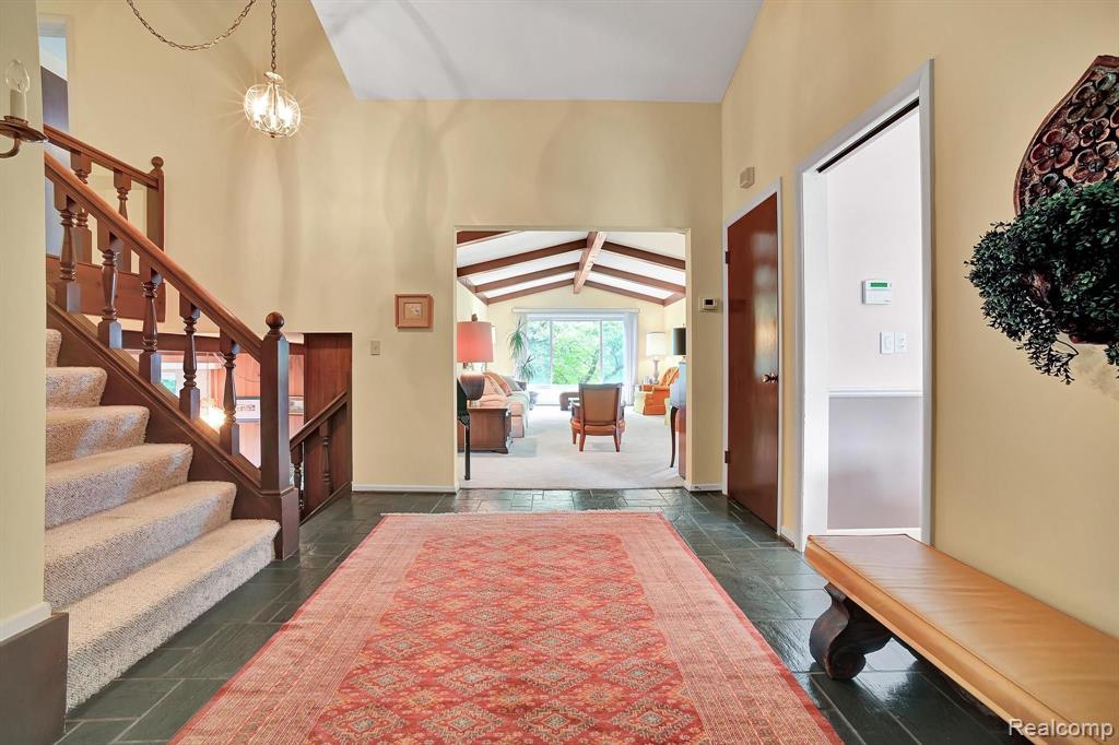 530 WHITEHALL Road, Bloomfield Hills, MI 48304 — Photo 3