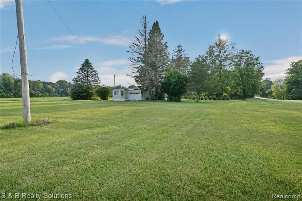 437 Angle Road, Lapeer, MI 48446 — Photo 36