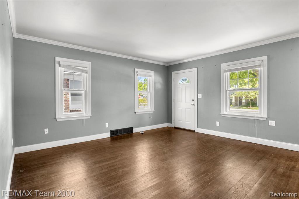 421 GARDENDALE Street, Ferndale, MI 48220 — Photo 15