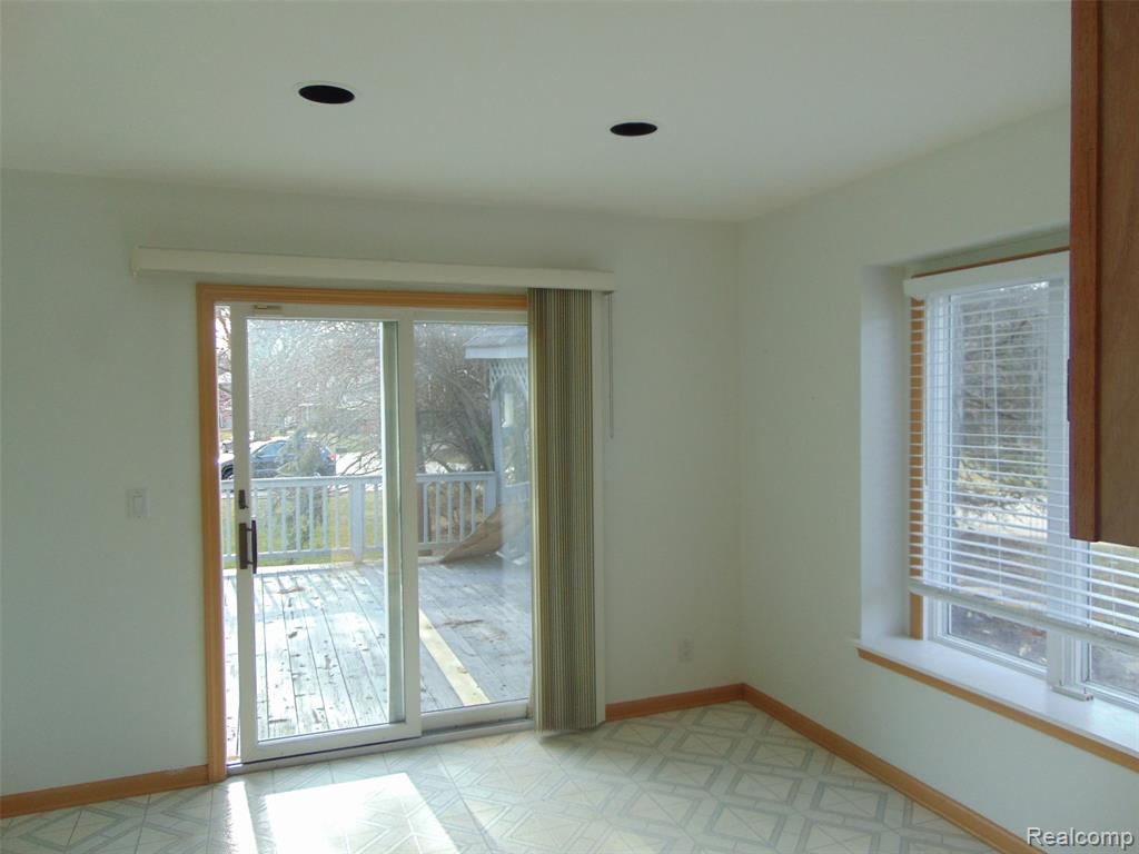 40601 LADENE Lane, Novi, MI — Photo 4