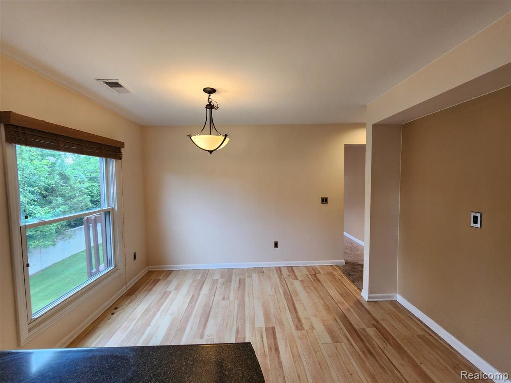 19400 W 11 Mile Road, Lathrup Village, MI 48076 — Photo 25