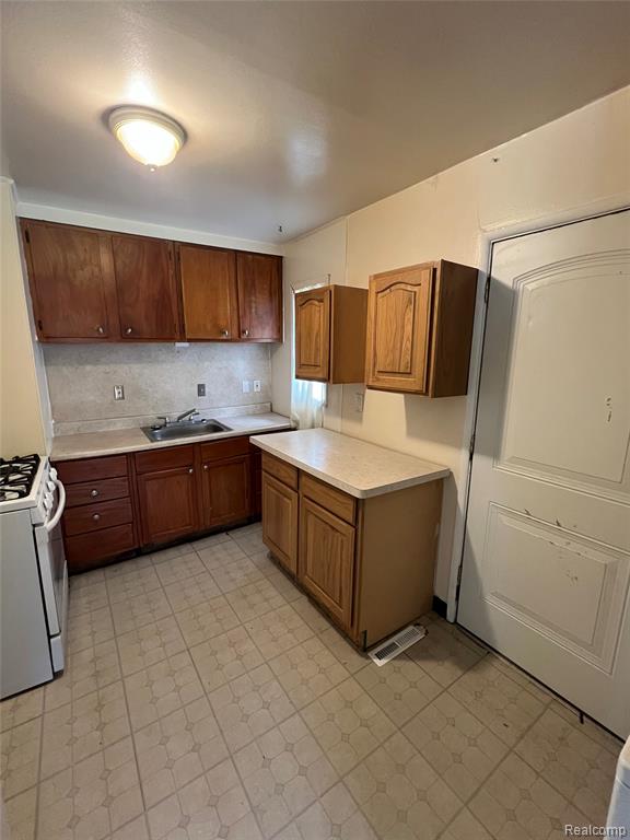 6832 Cornell Street, Taylor, MI 48180 — Photo 4