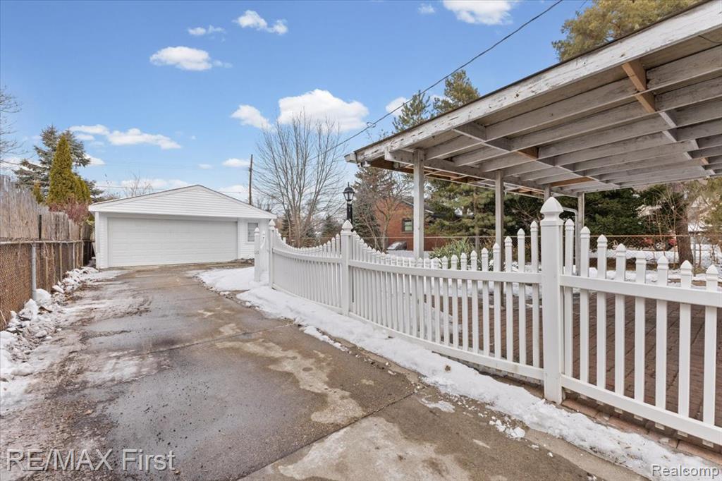 561 Andresen Court, Hazel Park, MI 48030 — Photo 26