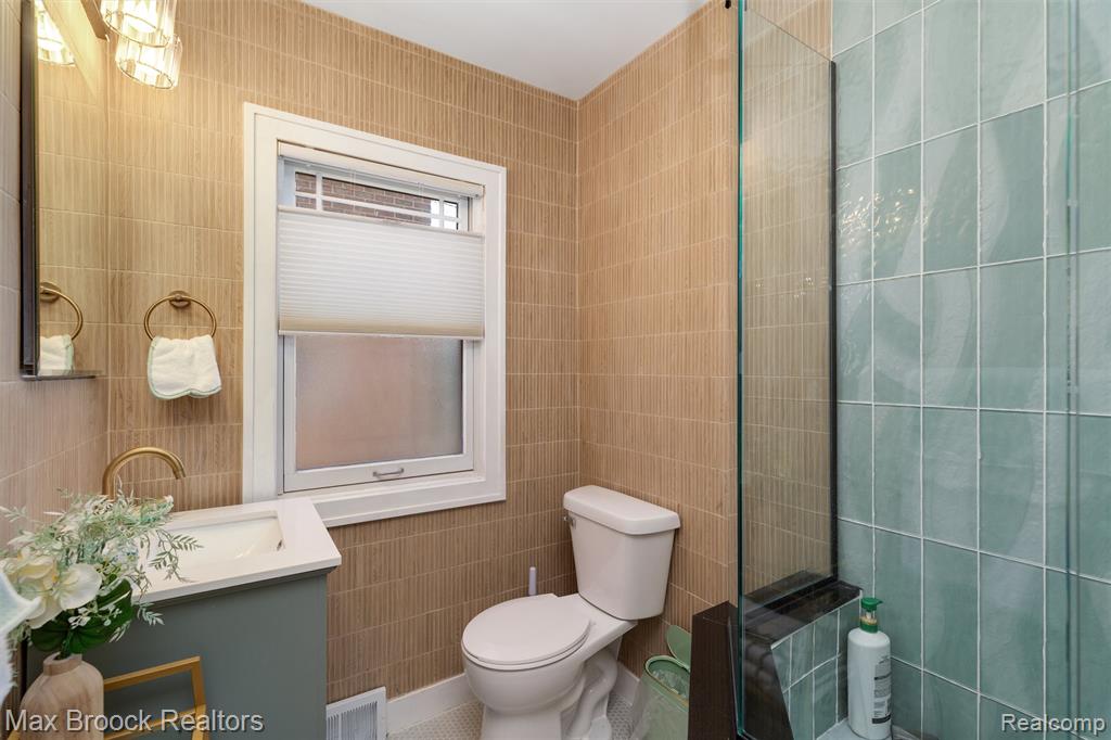 49 AMHERST Road, Pleasant Ridge, MI — Photo 17