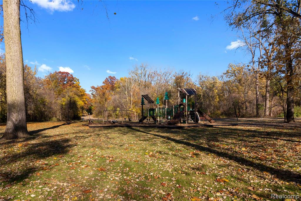 43606 Gainsley Drive, Sterling Heights, MI 48313 — Photo 30