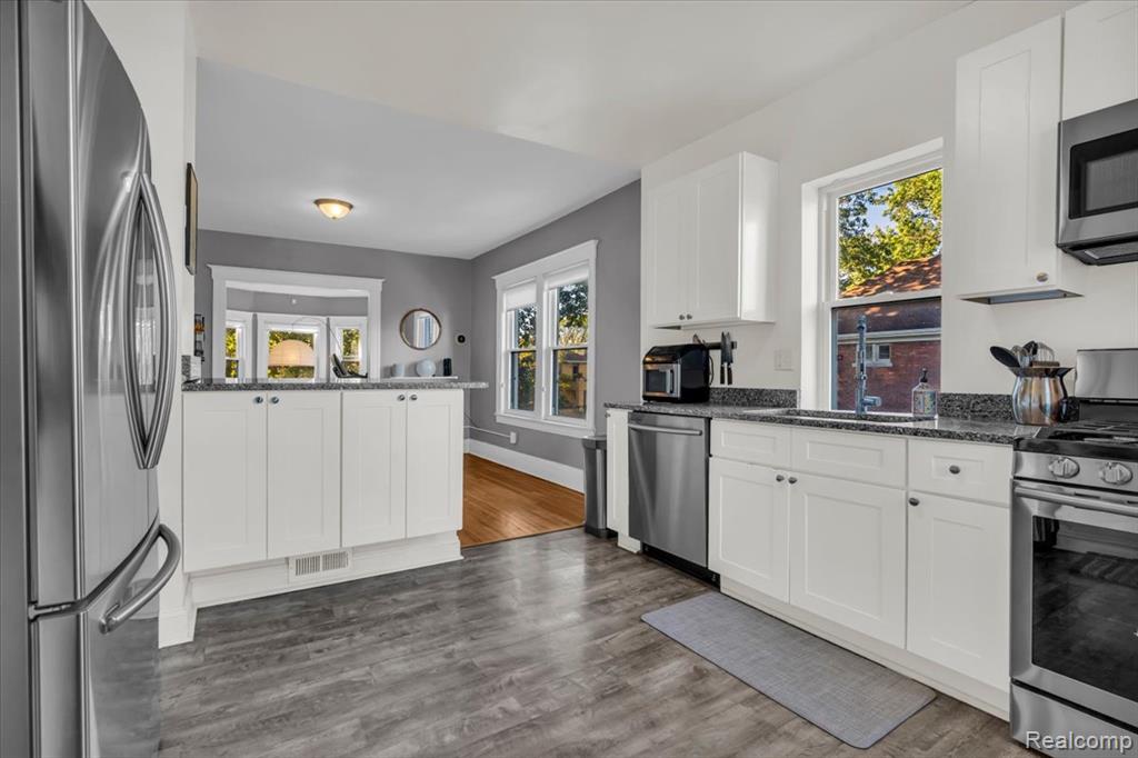 1202 Lawrence St, Detroit, MI 48202 — Photo 9