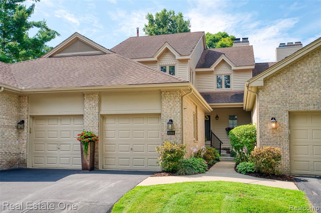4884 Pine Eagles Court, Brighton, MI 48116