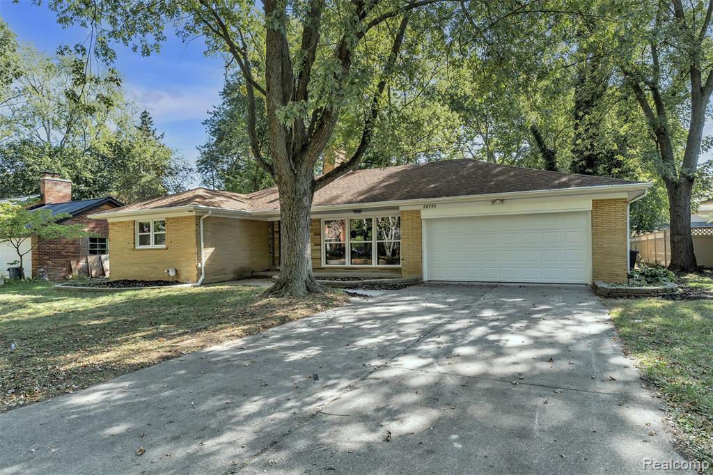 18755 Cambridge Boulevard, Lathrup Village, MI 48076 — Photo 2