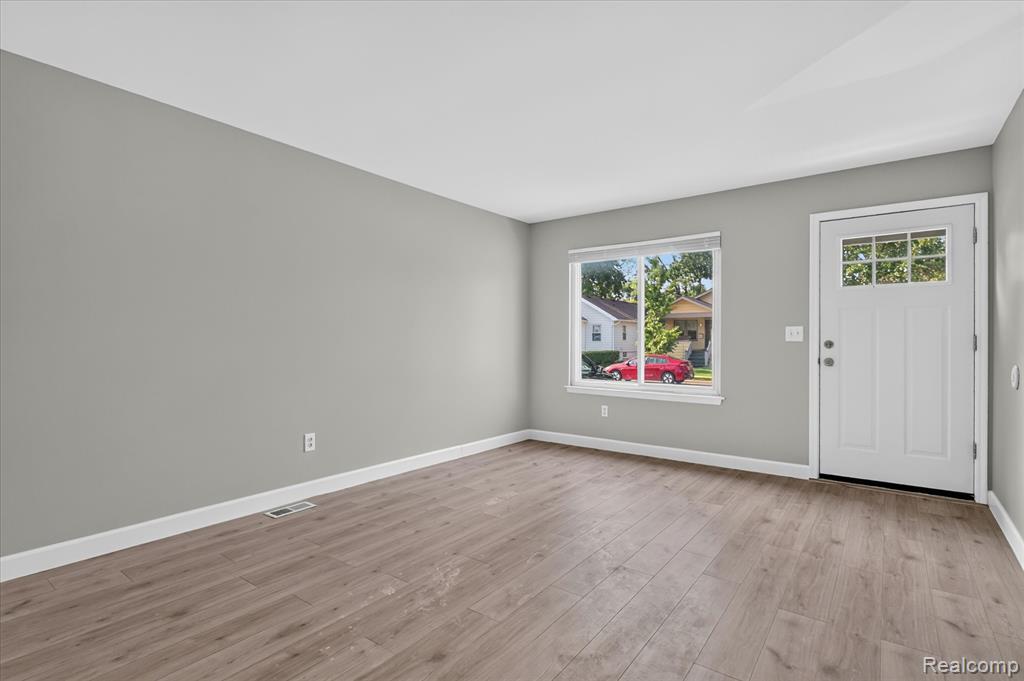 934 Harvard Road, Berkley, MI 48072 — Photo 5