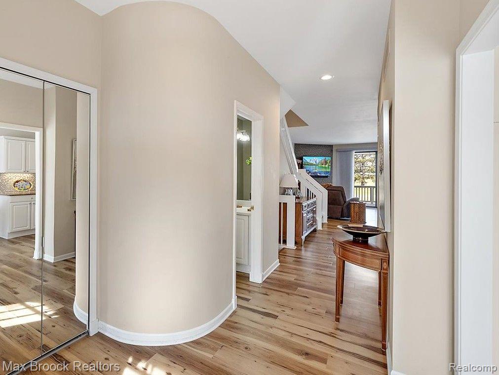 671 BROCKMOOR Lane, Bloomfield Hills, MI 48304 — Photo 4