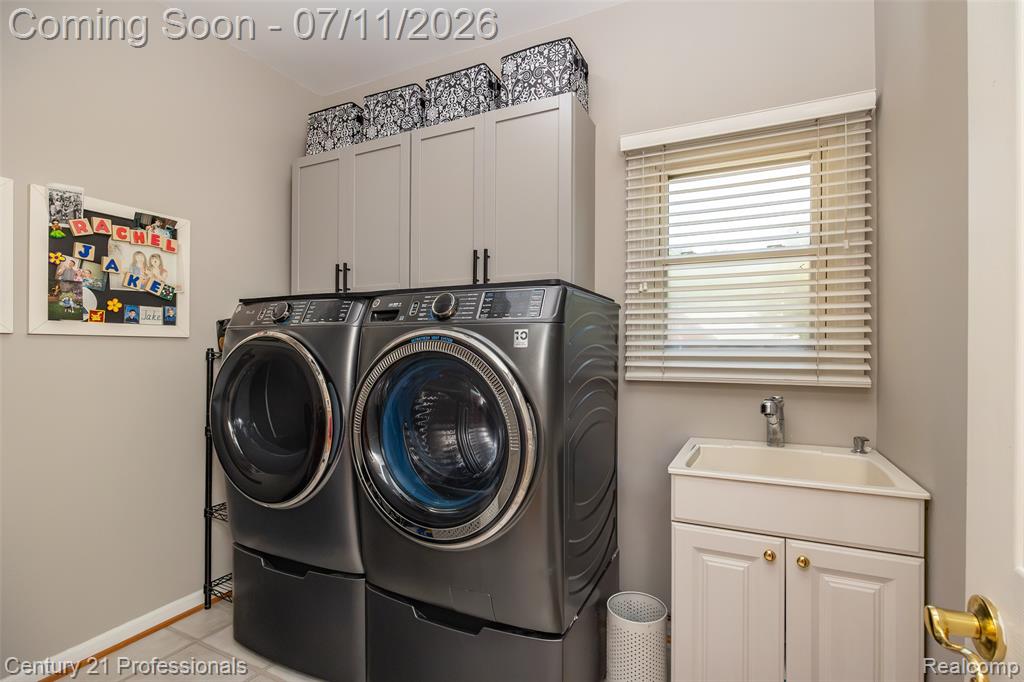 689 Woodfield Way, Rochester Hills, MI 48307 — Photo 22