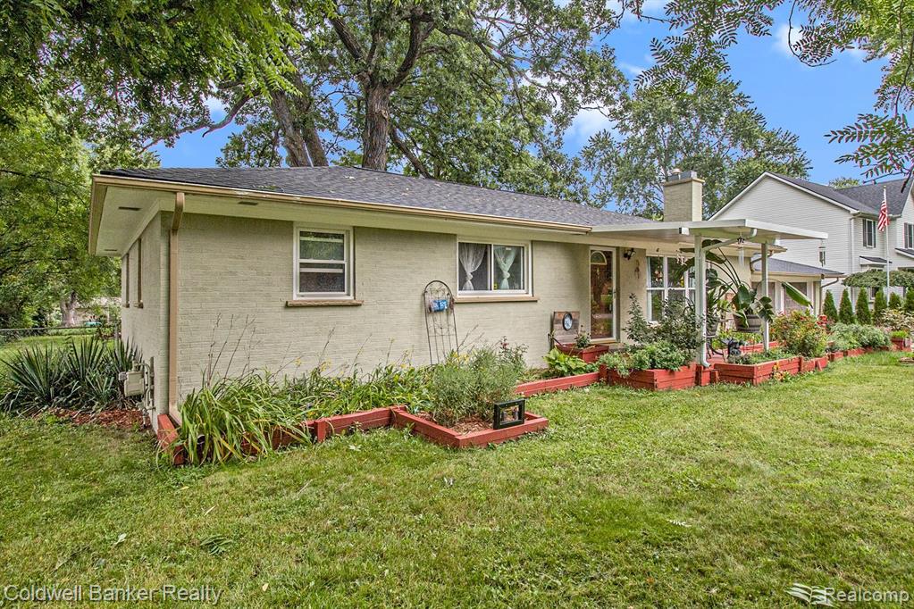 61722 FAIRLAND Drive, South Lyon, MI 48178 — Photo 3