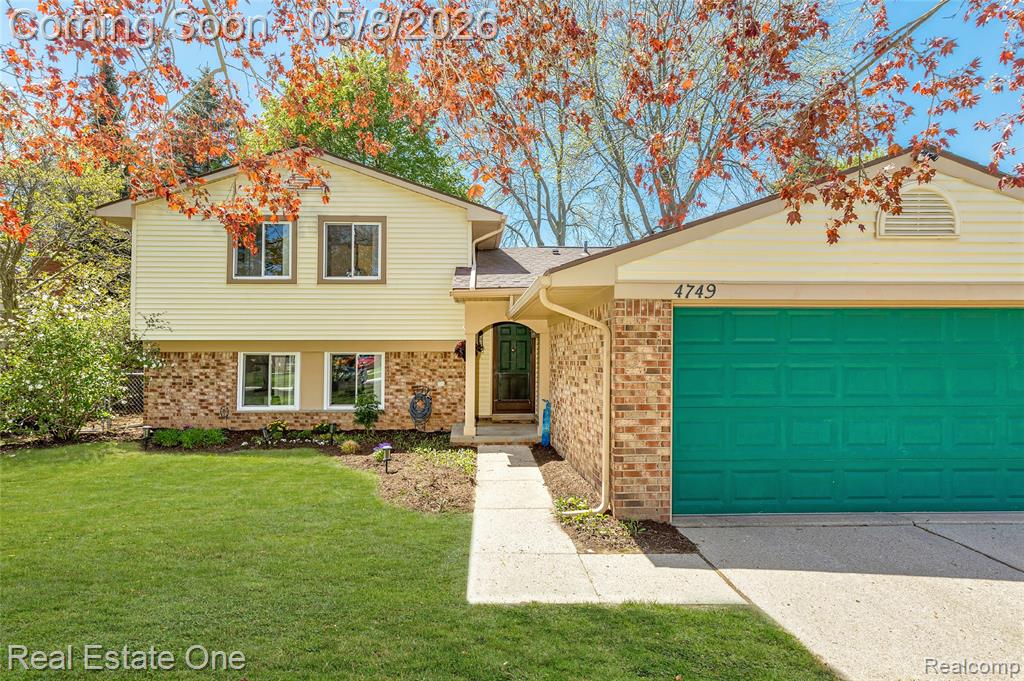 4749 Parkridge Drive, Waterford, MI 48329 — front exterior