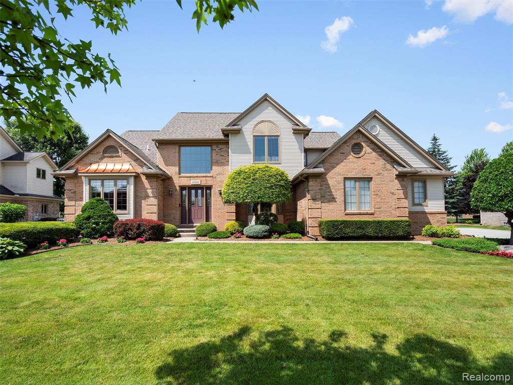 47215 Robins Nest Drive, Utica, MI 48315 — Photo 2