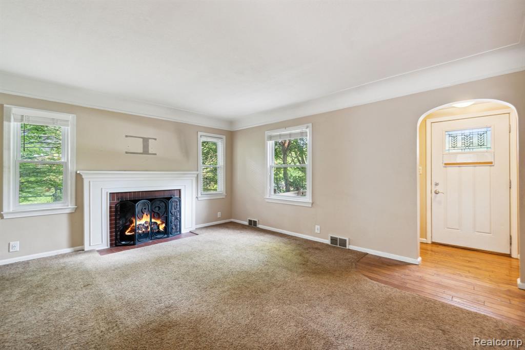 4311 FENTON Road, Flint, MI 48507 — Photo 8