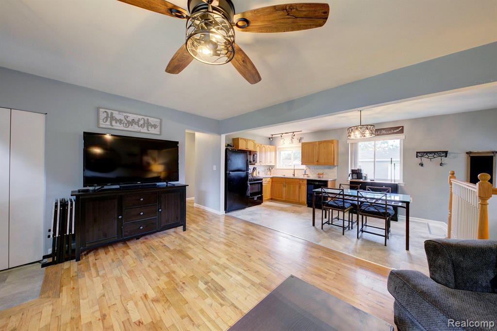 42208 HAYES Street, Belleville, MI 48111 — Photo 9