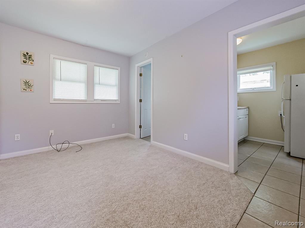 654 HICKORY unit 2 Street, Milford, MI 48381 — Photo 10