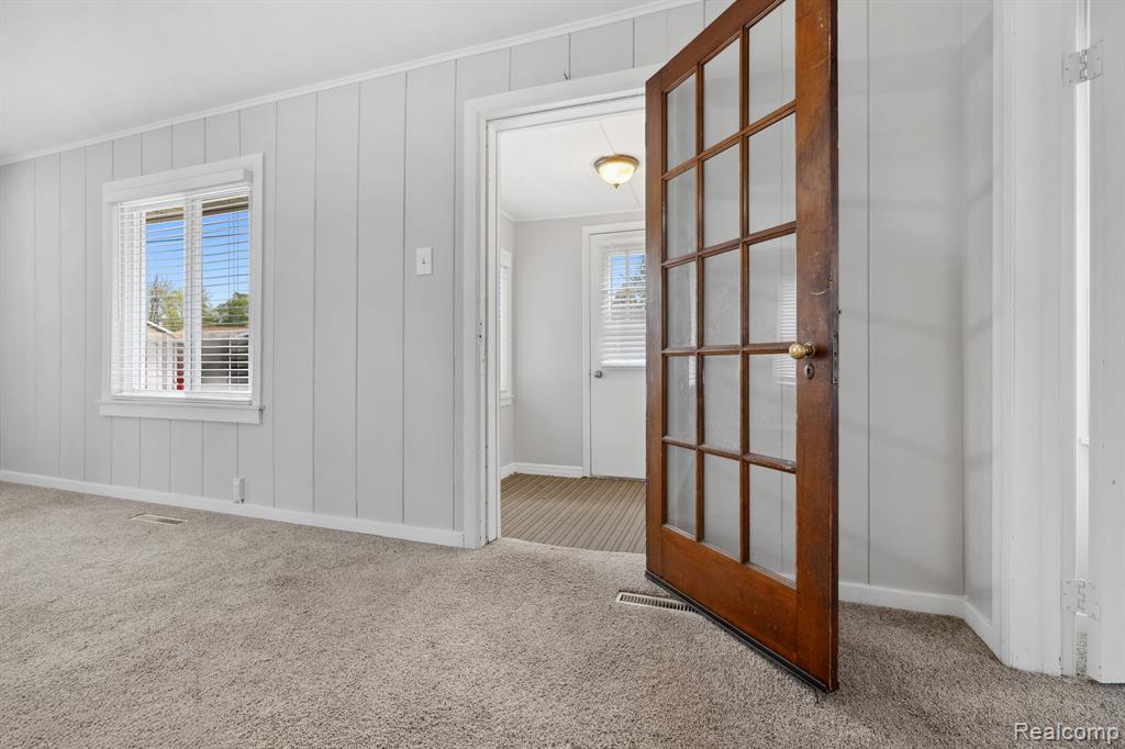 490 Chicago Drive, Howell, MI 48843 — Photo 5