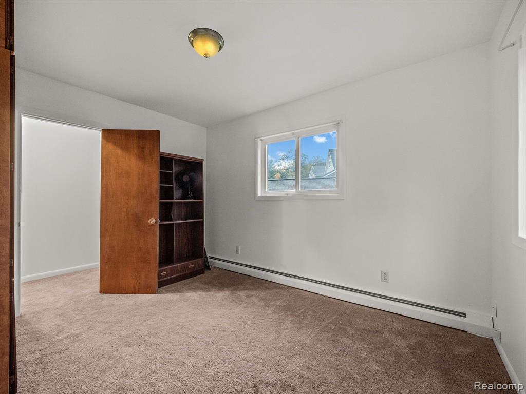 414 S SHOREWOOD Court, Lake Orion, MI 48362 — Photo 17