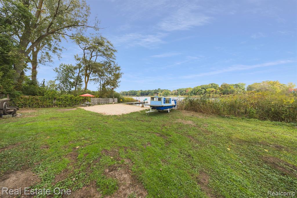 200 E CANYON Drive, Milford, MI 48380 — Photo 50