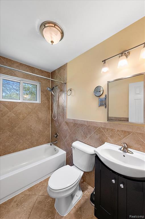 26061 Cameo Court, Madison Heights, MI 48071 — Photo 32