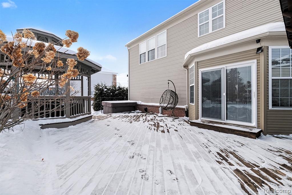 8375 Oxford Lane, Grand Blanc, MI 48439 — Photo 29